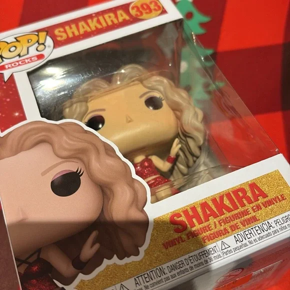 Funko Pop! Rocks: Shakira (Super Bowl Glitter) - Picture 4 of 4